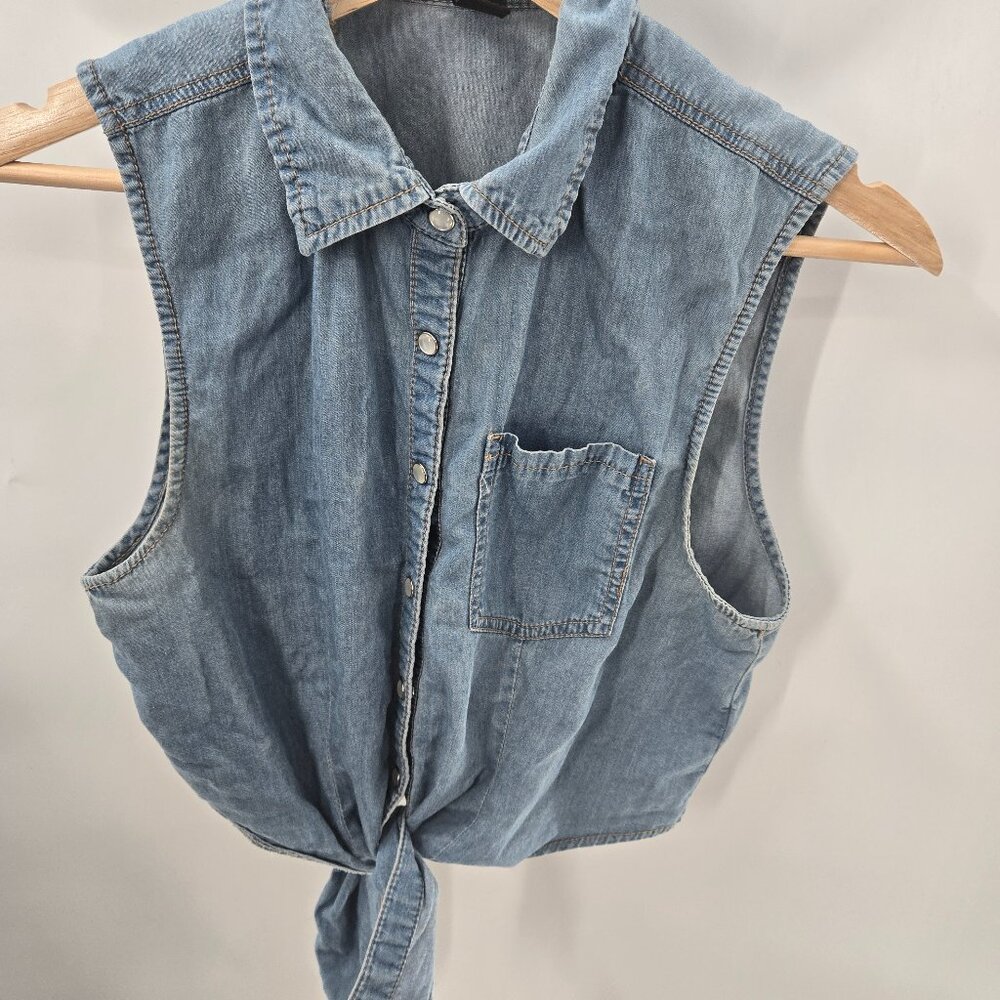 Forever 21 Blue 100% Cotton Denim Snap Pearl Tie Front Vest Medium
